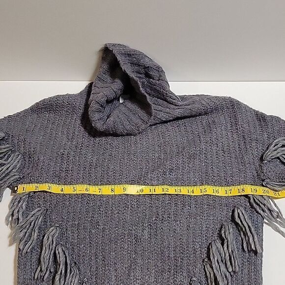 Something Navy Oct Isla Fringe Turtleneck Sweater - Picture 6 of 11